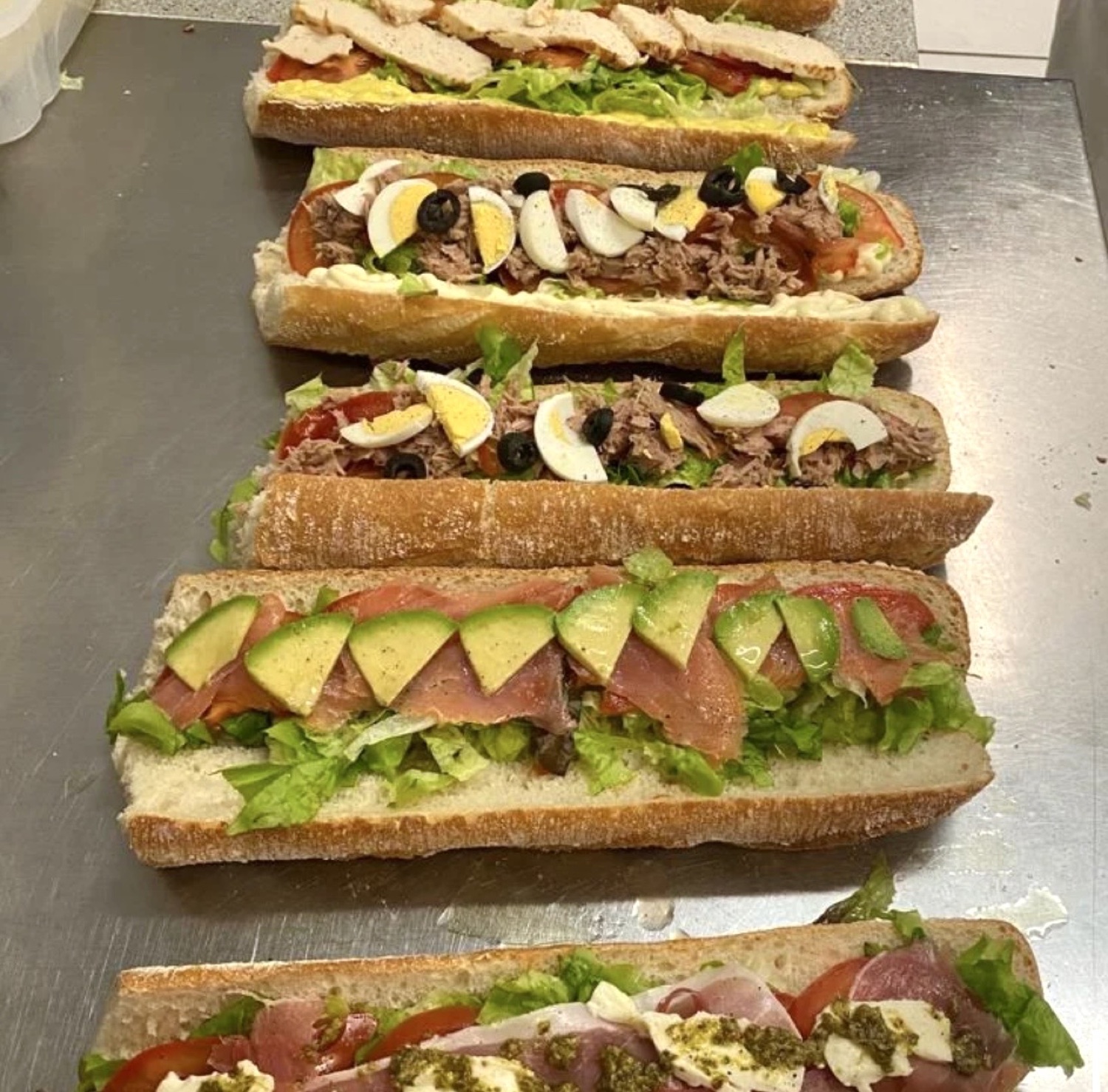 Sandwichs préparés en vitrine